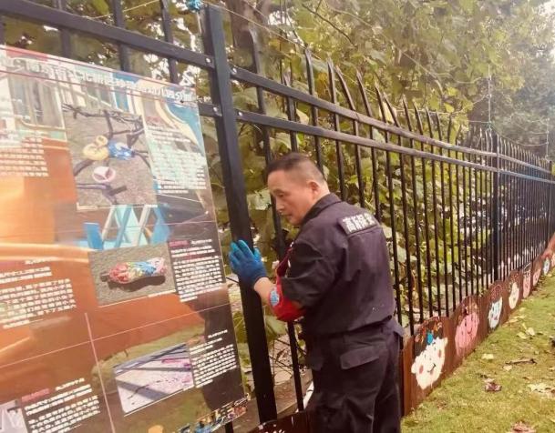 C:/Users/BA/Desktop/風(fēng)雨過后南京保安迅速行動，恢復(fù)安“寧”面貌/8.jpg8