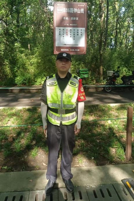 C:/Users/Administrator/Desktop/臺風“貝碧嘉”來襲，南京保安積極應對，“守”護萬家團圓！/1.jpg1