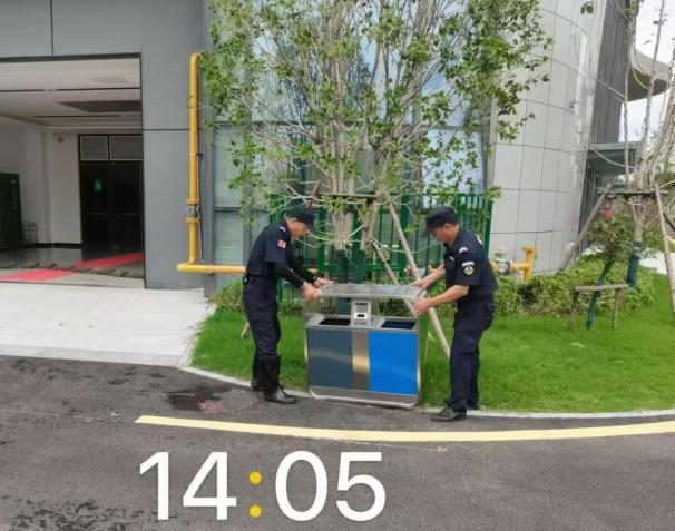 C:/Users/BA/Desktop/風(fēng)雨過后南京保安迅速行動，恢復(fù)安“寧”面貌/4.jpg4